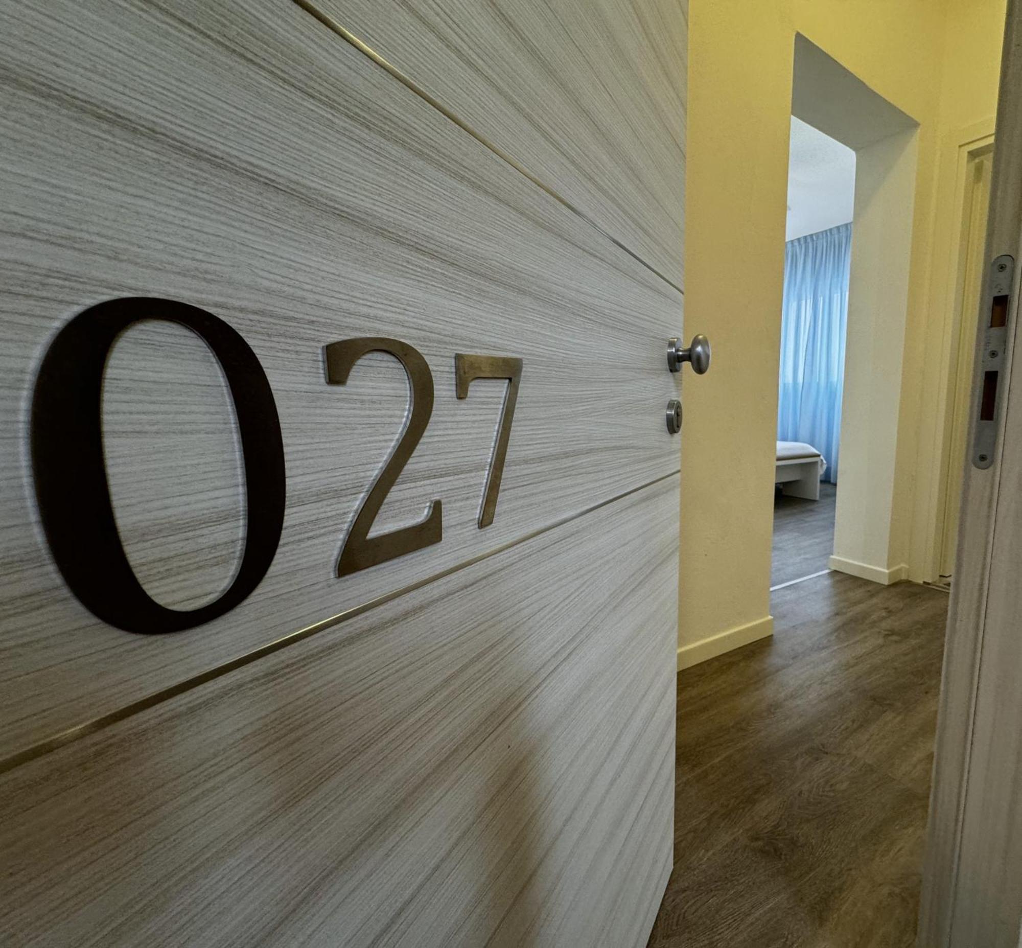 Hotel Etna Каорле Екстериор снимка