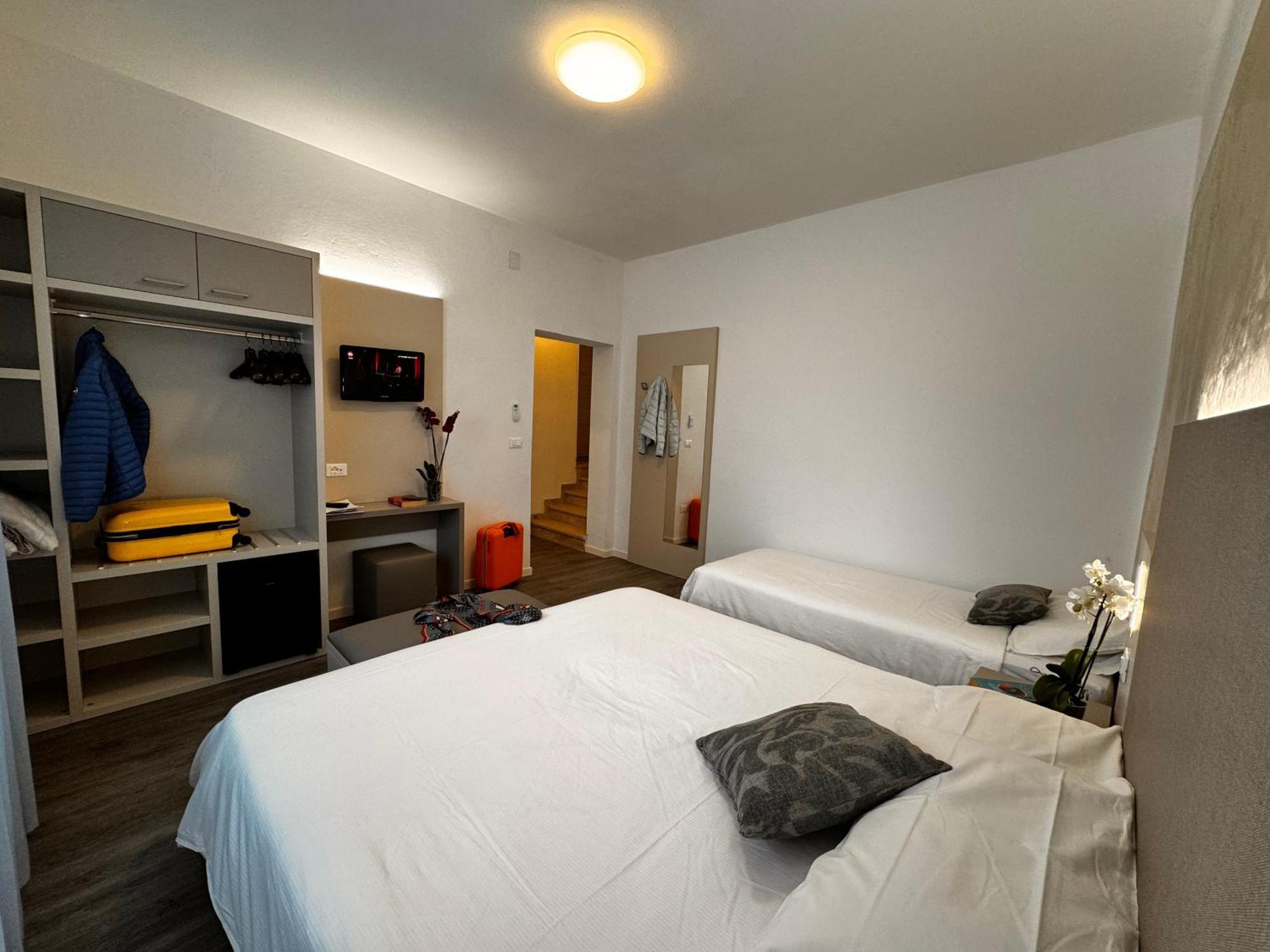 Hotel Etna Каорле Екстериор снимка
