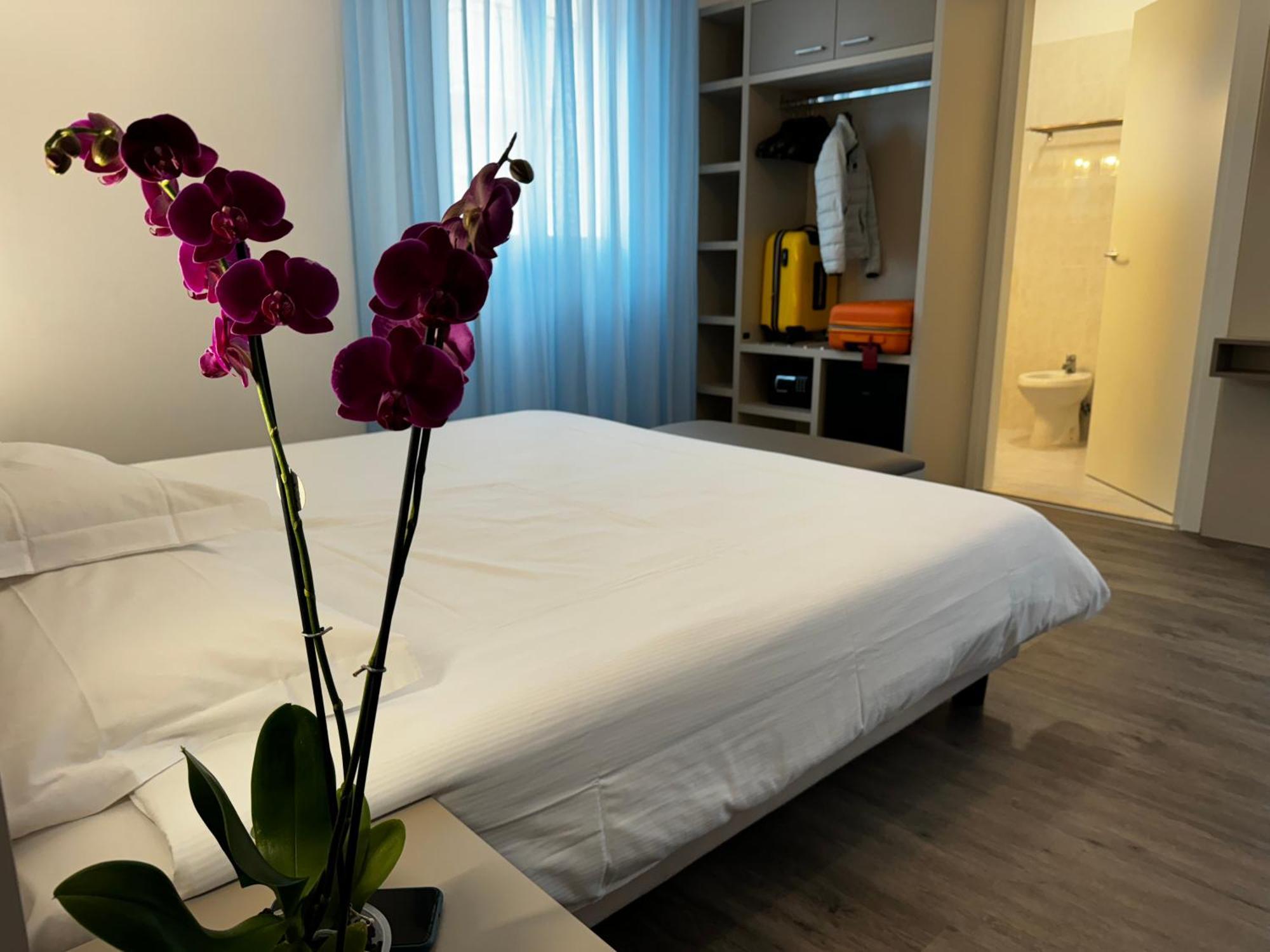 Hotel Etna Каорле Екстериор снимка