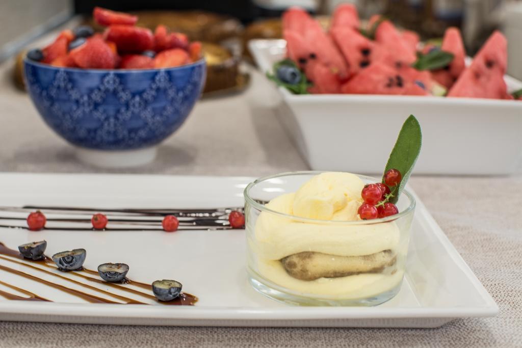 Hotel Etna Каорле Екстериор снимка